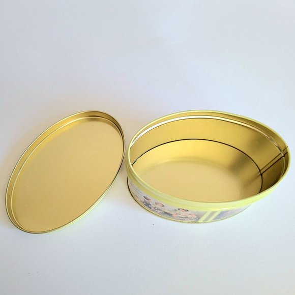 Easter Greetings oval tin box. - Picture 4 of 5